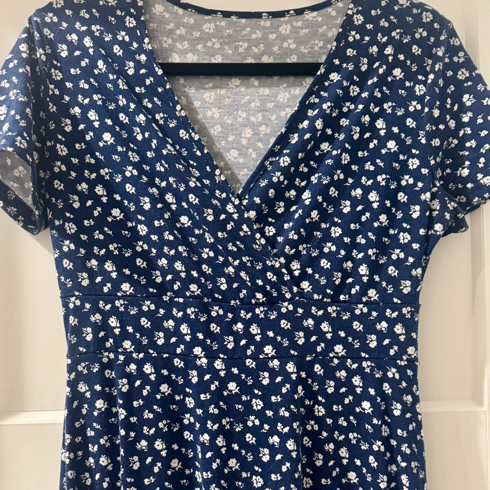 Two dresses! - Picture 2 of 7